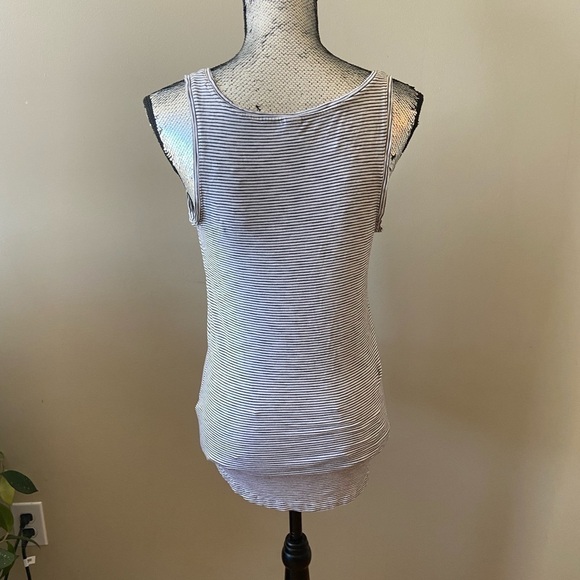 ⭐️2 FOR $20⭐️ Old Navy LUXE Tie Front Striped Tank. Size Small - Picture 4 of 11